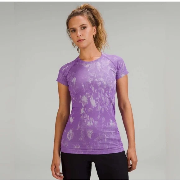 Lululemon Shadow Bloom Moonlit Magenta / Faint Lavender Swiftly Shirt - Picture 1 of 11